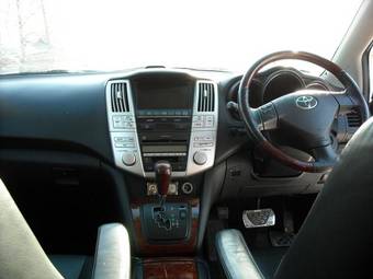 2004 Toyota Harrier Photos