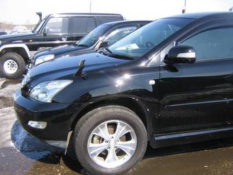 2004 Toyota Harrier Pictures