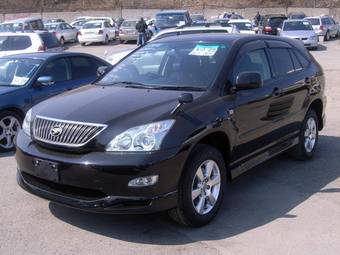 2004 Toyota Harrier Pictures