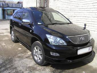 2004 Toyota Harrier Pictures