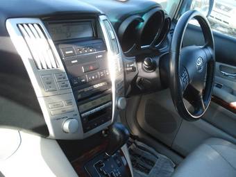 2004 Toyota Harrier Photos