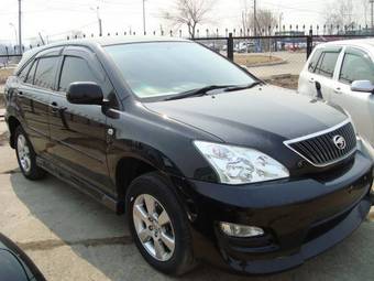 2004 Toyota Harrier Images