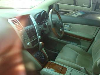 2004 Toyota Harrier Pictures