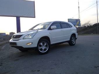 2004 Toyota Harrier Pictures