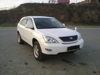 2004 Toyota Harrier Photos