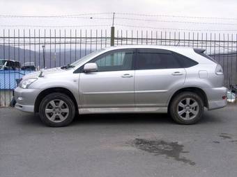 2004 Toyota Harrier Photos