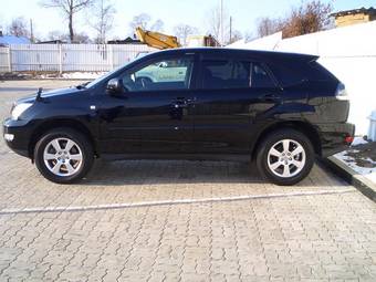 2004 Toyota Harrier Photos