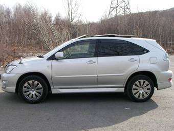 2004 Toyota Harrier Pictures