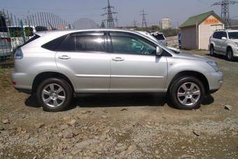 2004 Toyota Harrier Pictures