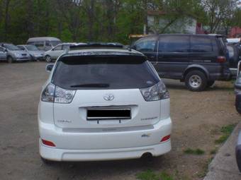 2004 Toyota Harrier Photos