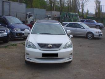 2004 Toyota Harrier Photos