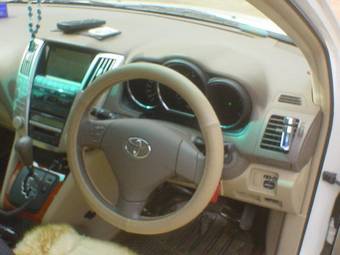 2004 Toyota Harrier Photos