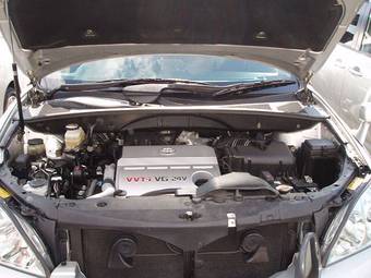 2004 Toyota Harrier Pictures