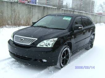 2004 Toyota Harrier Pictures