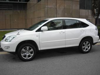 2004 Toyota Harrier Pictures