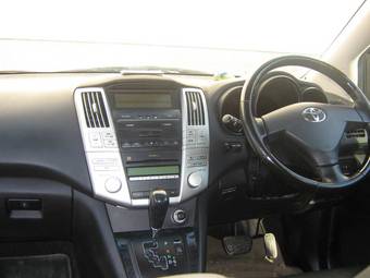 2004 Toyota Harrier Pictures