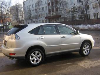 2004 Toyota Harrier Pictures