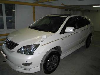 2004 Toyota Harrier Photos