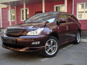 2004 Toyota Harrier Pictures