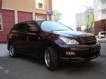 2004 Toyota Harrier Pictures