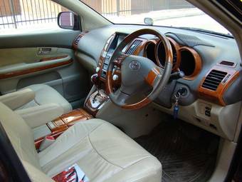 2004 Toyota Harrier Photos