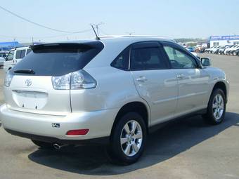 2004 Toyota Harrier Photos