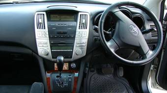 2004 Toyota Harrier Photos