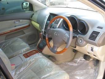 2004 Toyota Harrier Photos