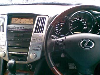2004 Toyota Harrier Pictures