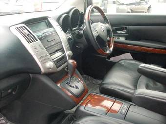 2004 Toyota Harrier Pictures