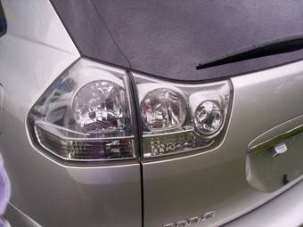 2004 Toyota Harrier Images