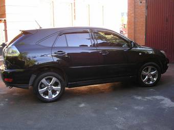 2004 Toyota Harrier Pictures