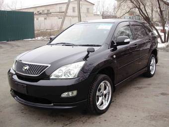 2004 Toyota Harrier Photos