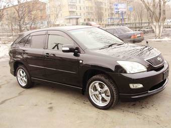 2004 Toyota Harrier Photos