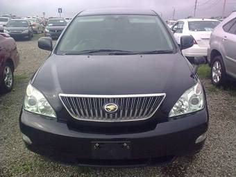 2004 Toyota Harrier Photos