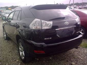 2004 Toyota Harrier Pictures