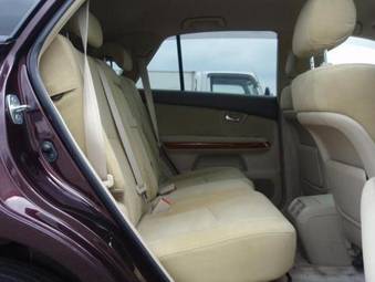 2004 Toyota Harrier Images