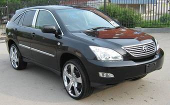 2004 Toyota Harrier Photos