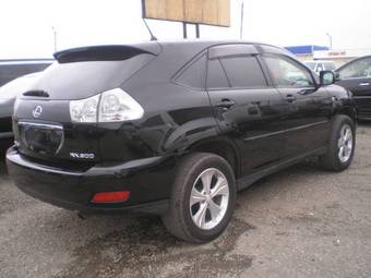 2004 Toyota Harrier Pictures