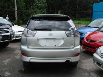 2004 Toyota Harrier Photos