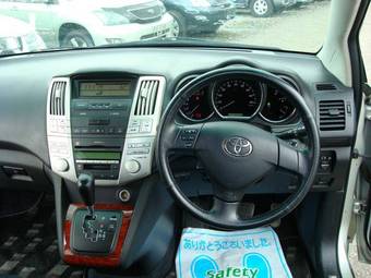 2004 Toyota Harrier Photos