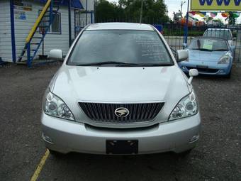 2004 Toyota Harrier Photos