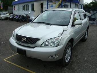 2004 Toyota Harrier Pictures