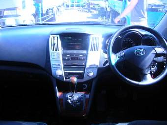 2004 Toyota Harrier Pictures