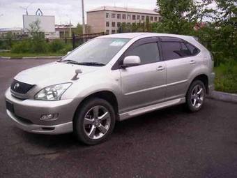 2004 Toyota Harrier Photos