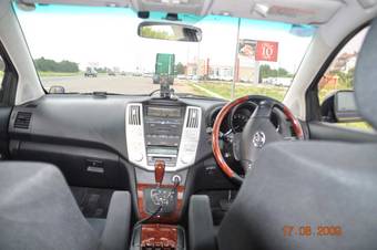 2004 Toyota Harrier Pictures