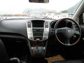 2004 Toyota Harrier Photos