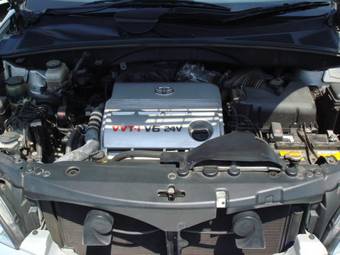 2004 Toyota Harrier Pictures
