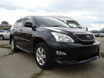 2004 Toyota Harrier Pictures