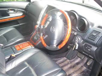 2004 Toyota Harrier Pictures